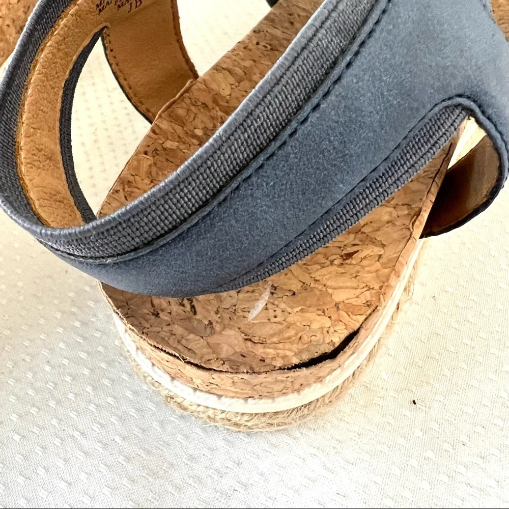 Adrienne Vittadini Sport Sandals - Picture 8 of 10